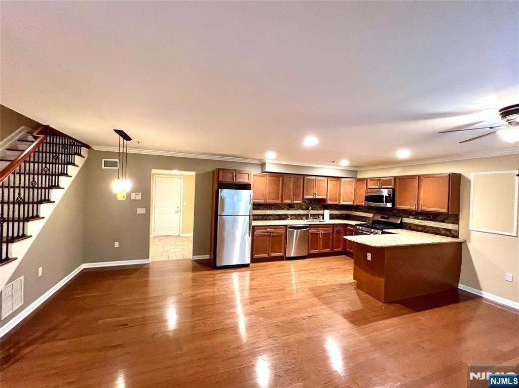 10 Terrace - Photo 0