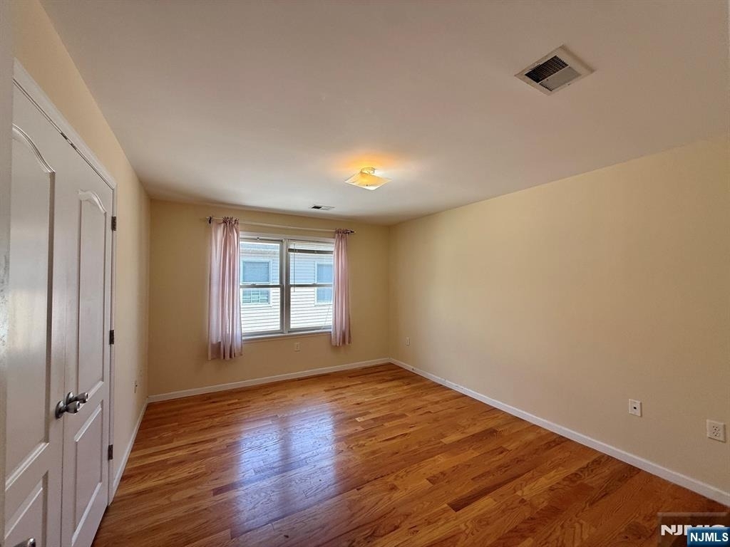 77 Forest - Photo 3
