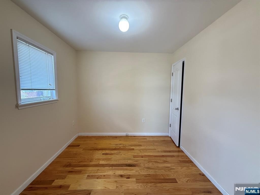 77 Forest - Photo 2