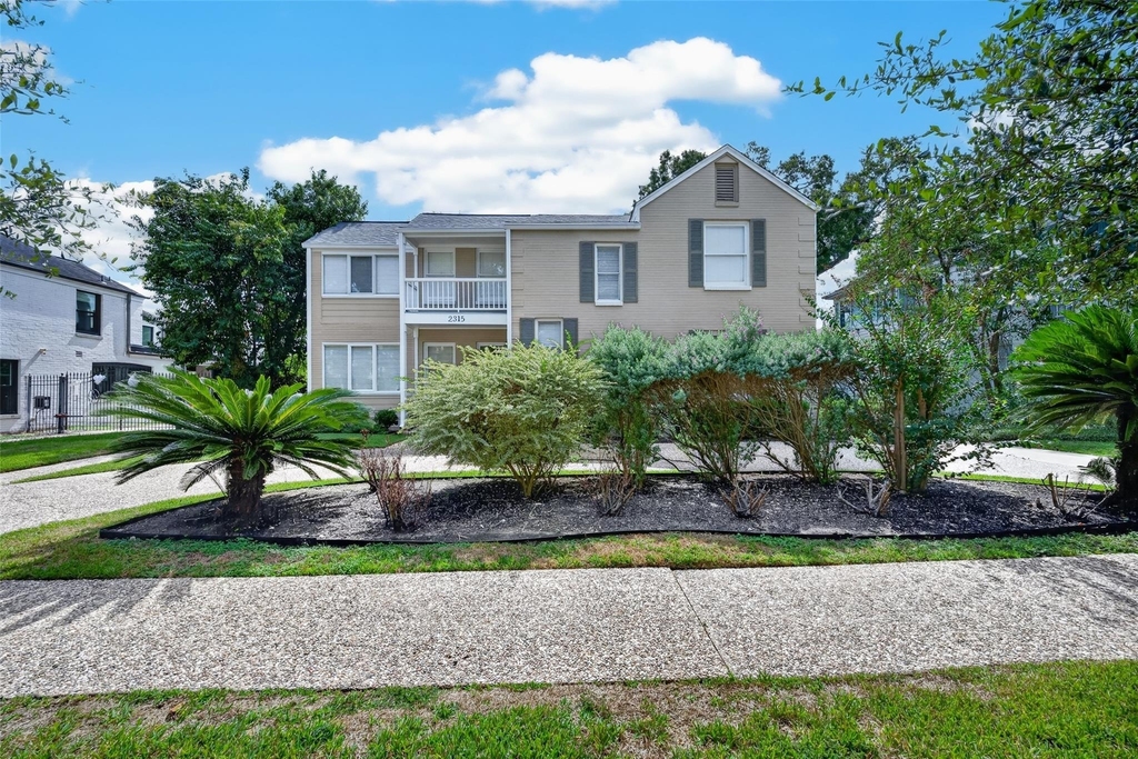 2315 Swift Boulevard - Photo 2