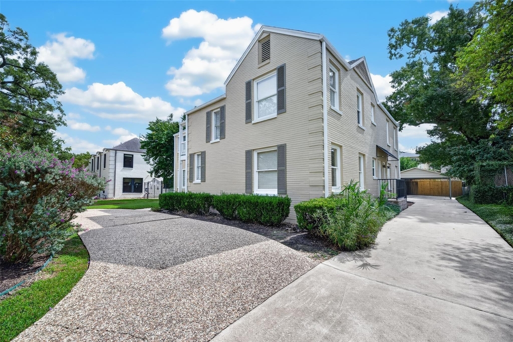 2315 Swift Boulevard - Photo 3
