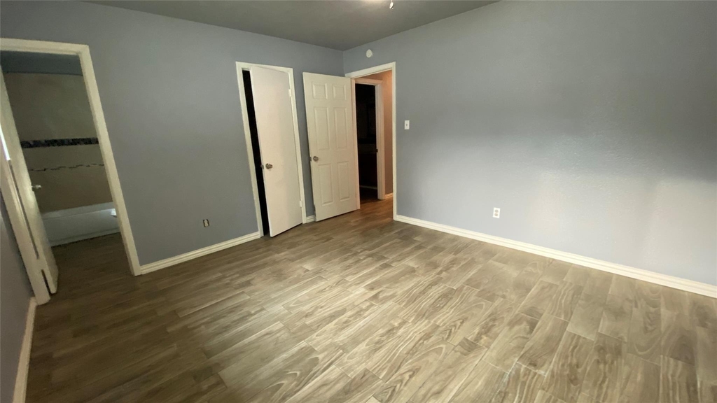11910 Hunkler Drive - Photo 3