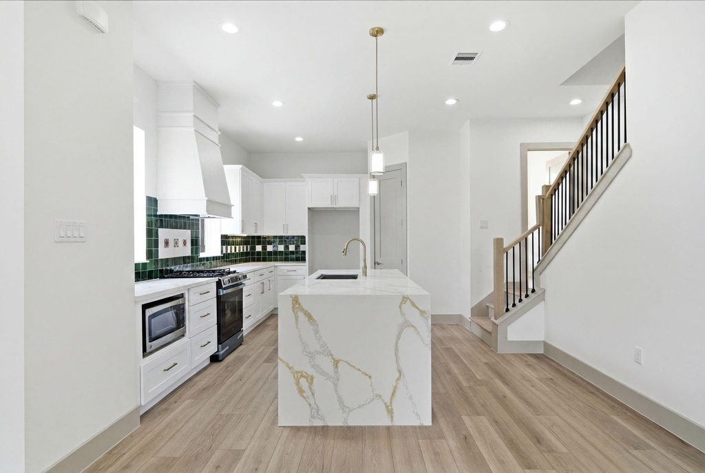 1116 Weiss Street - Photo 3