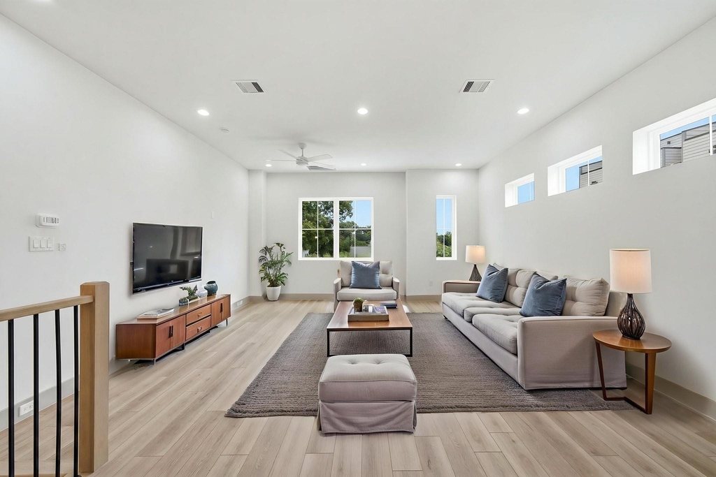 1116 Weiss Street - Photo 0