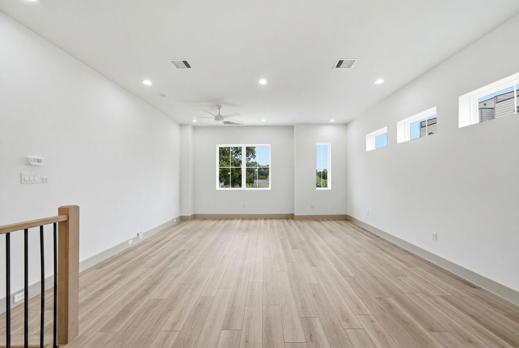 1116 Weiss Street - Photo 1