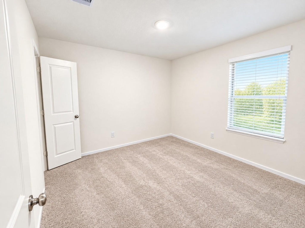 2706 Crested Creek Lane - Photo 8