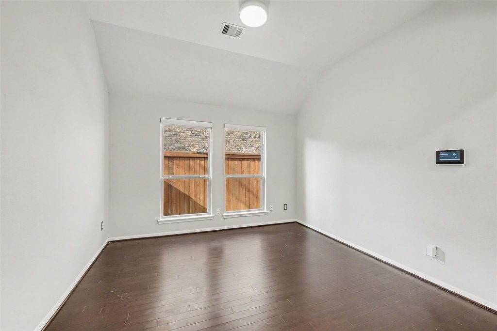 17915 Creek Bluff Lane - Photo 4