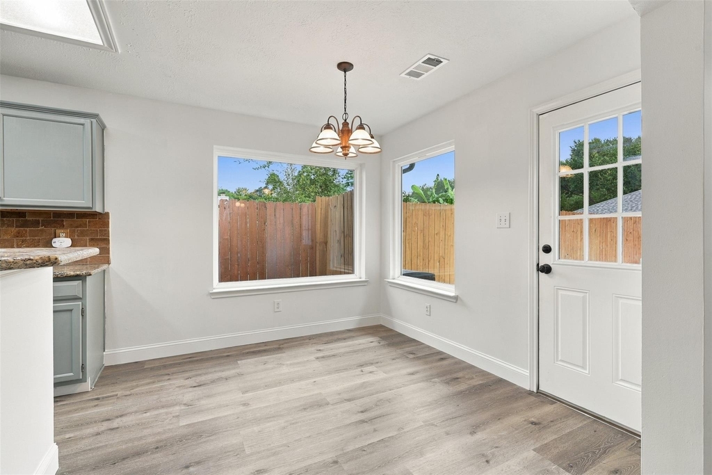 1431 W Welsford Drive - Photo 8