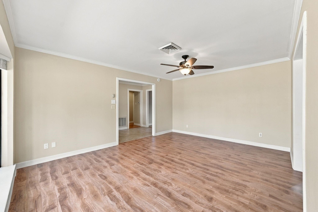7823 Twin Hills Drive - Photo 6