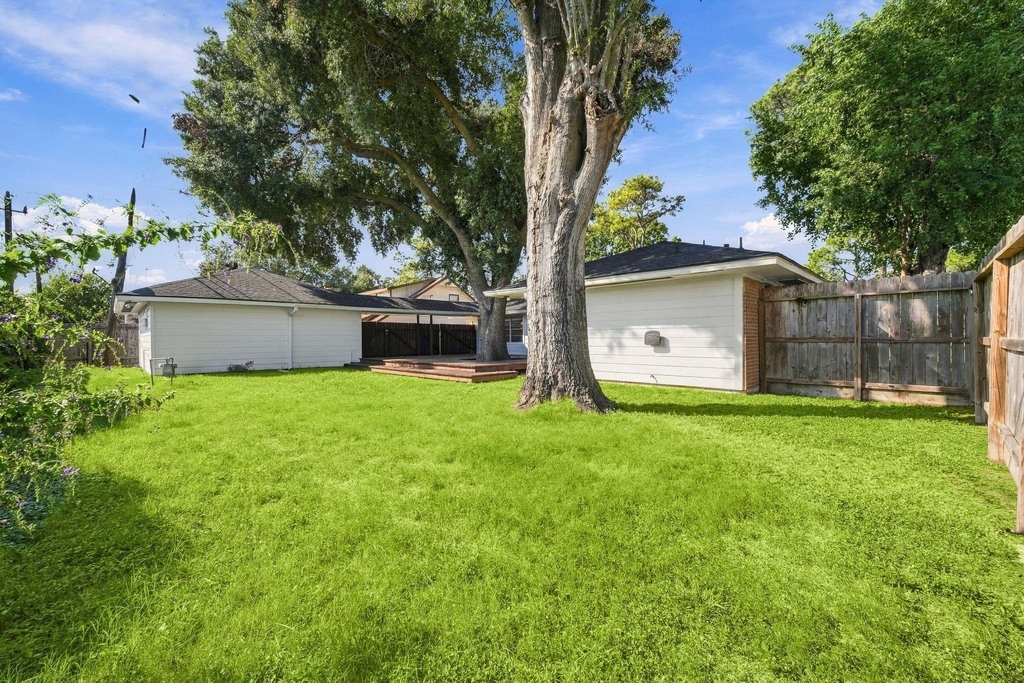 7823 Twin Hills Drive - Photo 41