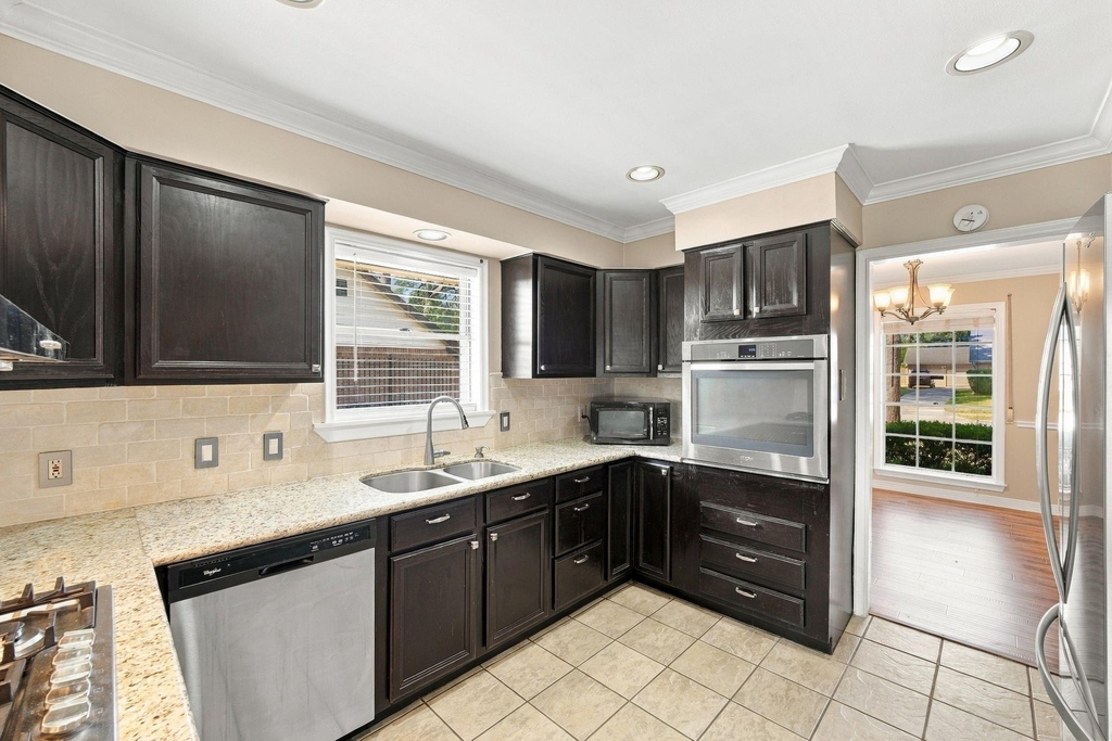 7823 Twin Hills Drive - Photo 19