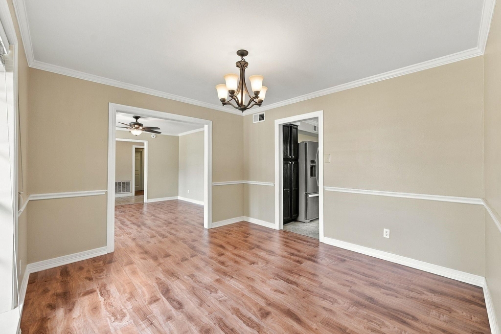 7823 Twin Hills Drive - Photo 10