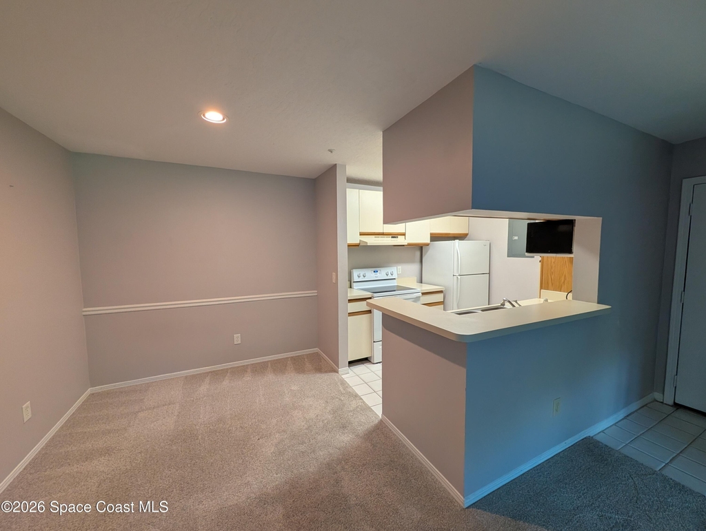 7667 N Wickham Road - Photo 5