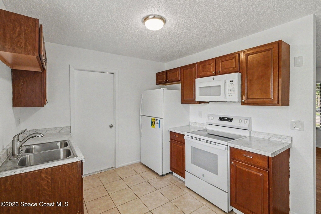 764 San Filippo Drive Se - Photo 5