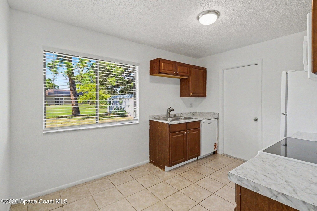 764 San Filippo Drive Se - Photo 6