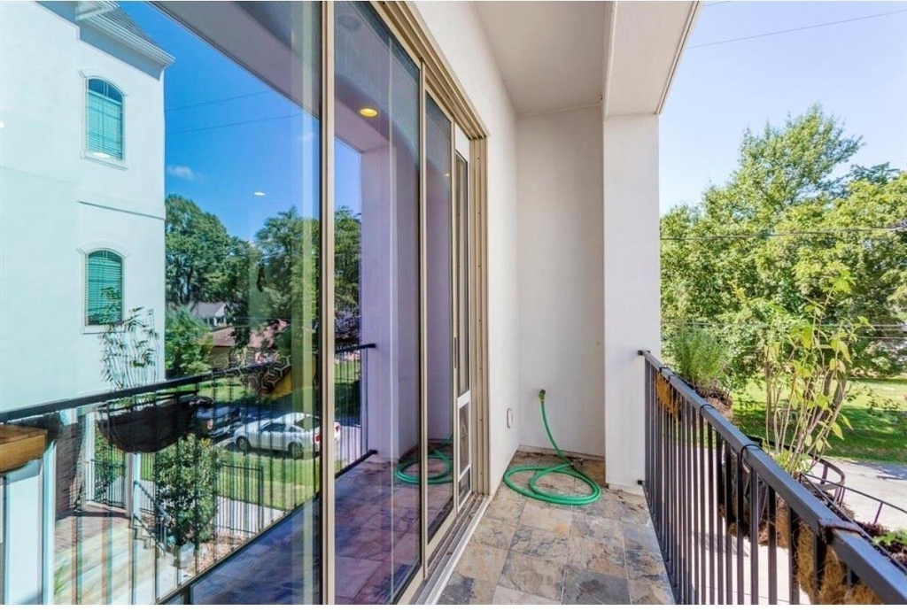 1536 Dian Street - Photo 12