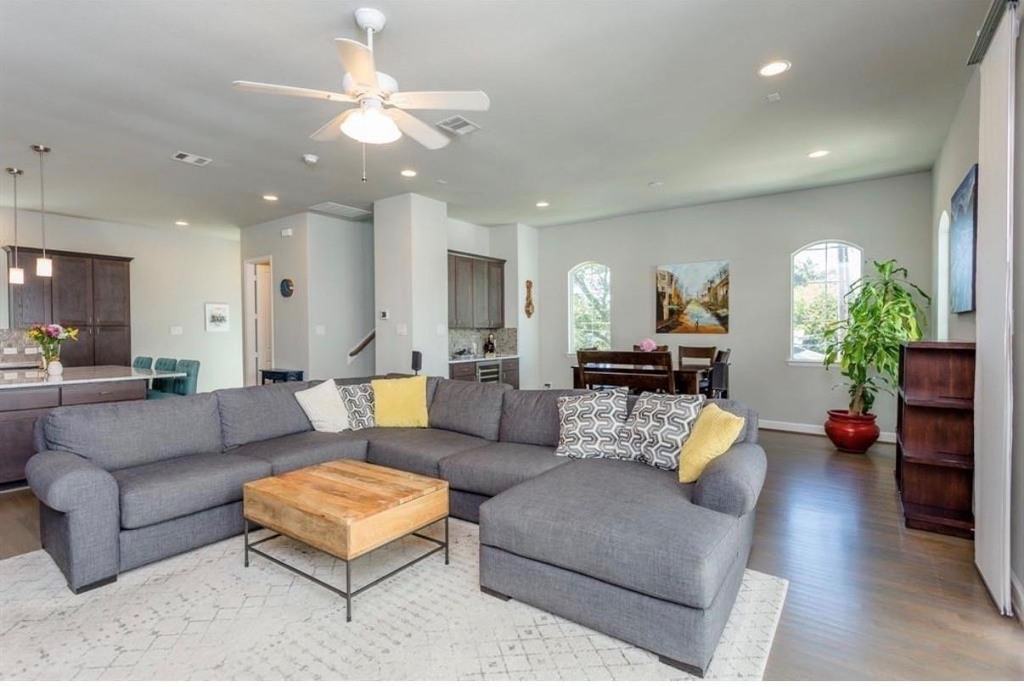1536 Dian Street - Photo 3