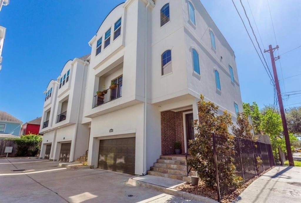 1536 Dian Street - Photo 0