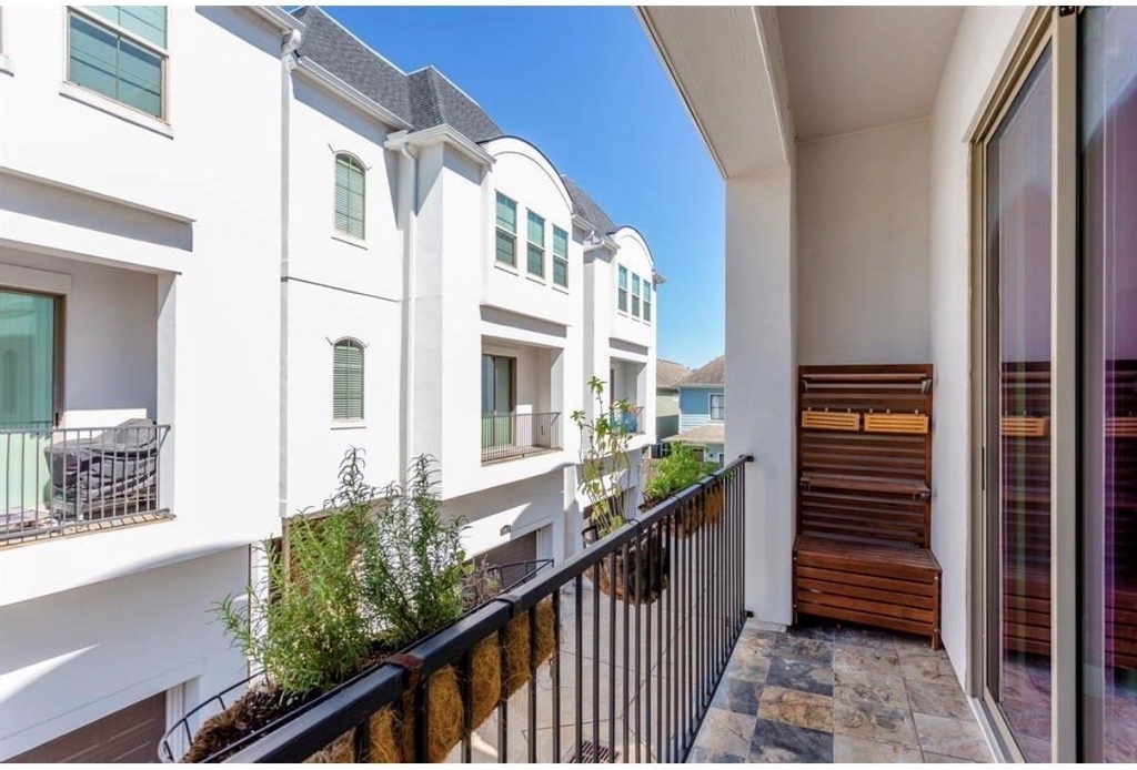 1536 Dian Street - Photo 11