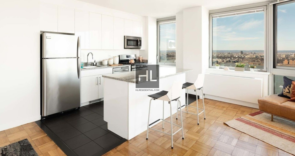 West 37th Street - Photo 1