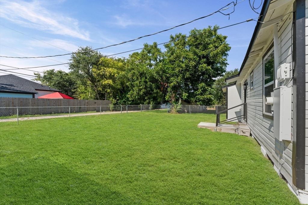 509 17th Avenue N - Photo 17