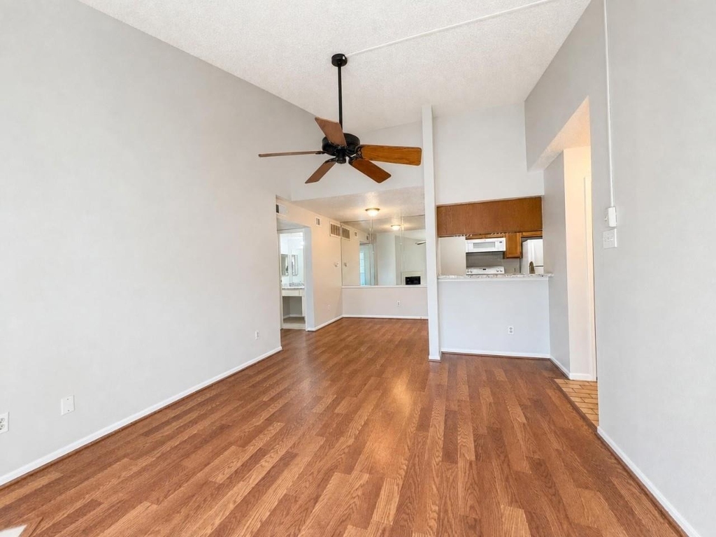 2120 El Paseo Street - Photo 4