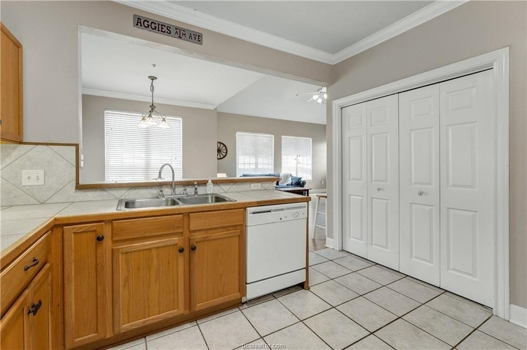 801 Luther Street W - Photo 8