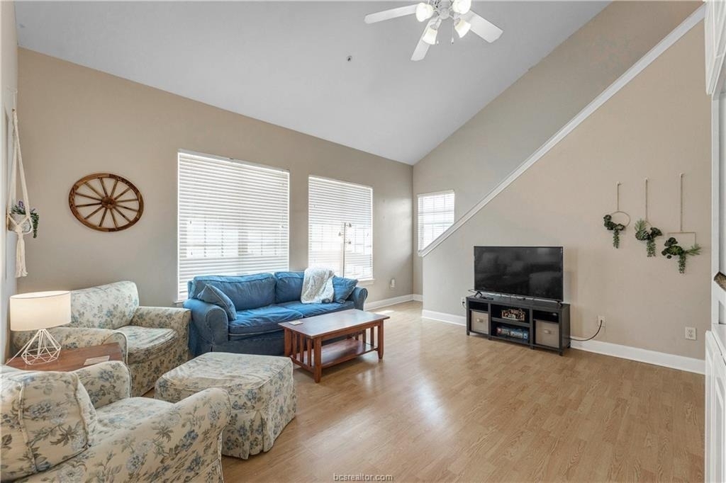 801 Luther Street W - Photo 2