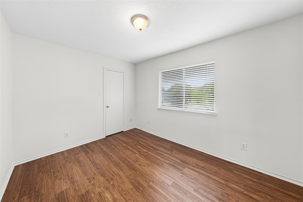 1103 Lochmoor Lane - Photo 13