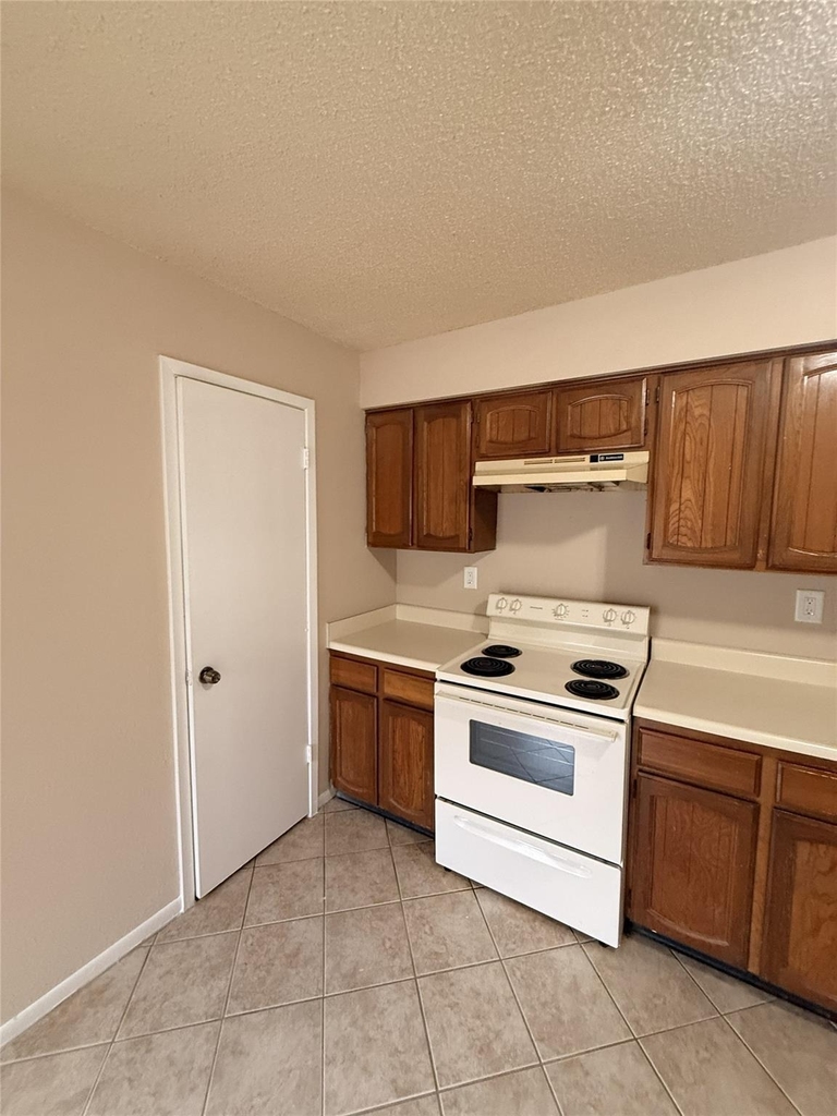 10602 Village Trail Drive - Photo 2