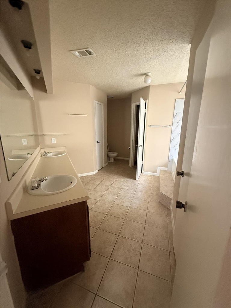 10602 Village Trail Drive - Photo 4