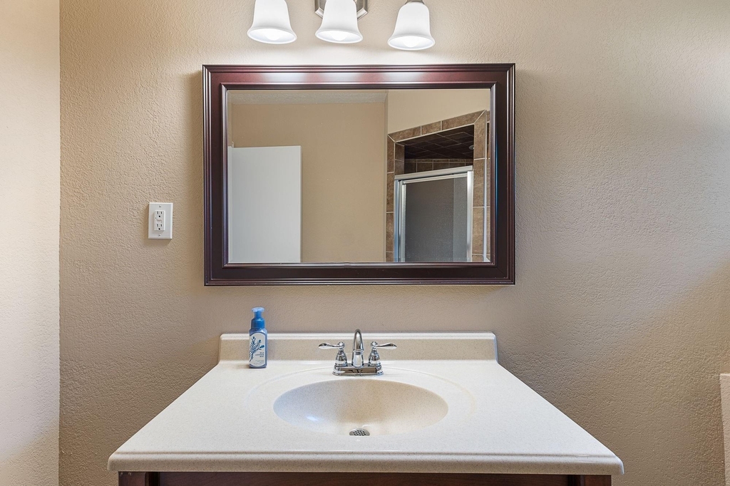 1802 Turnpike Road - Photo 33
