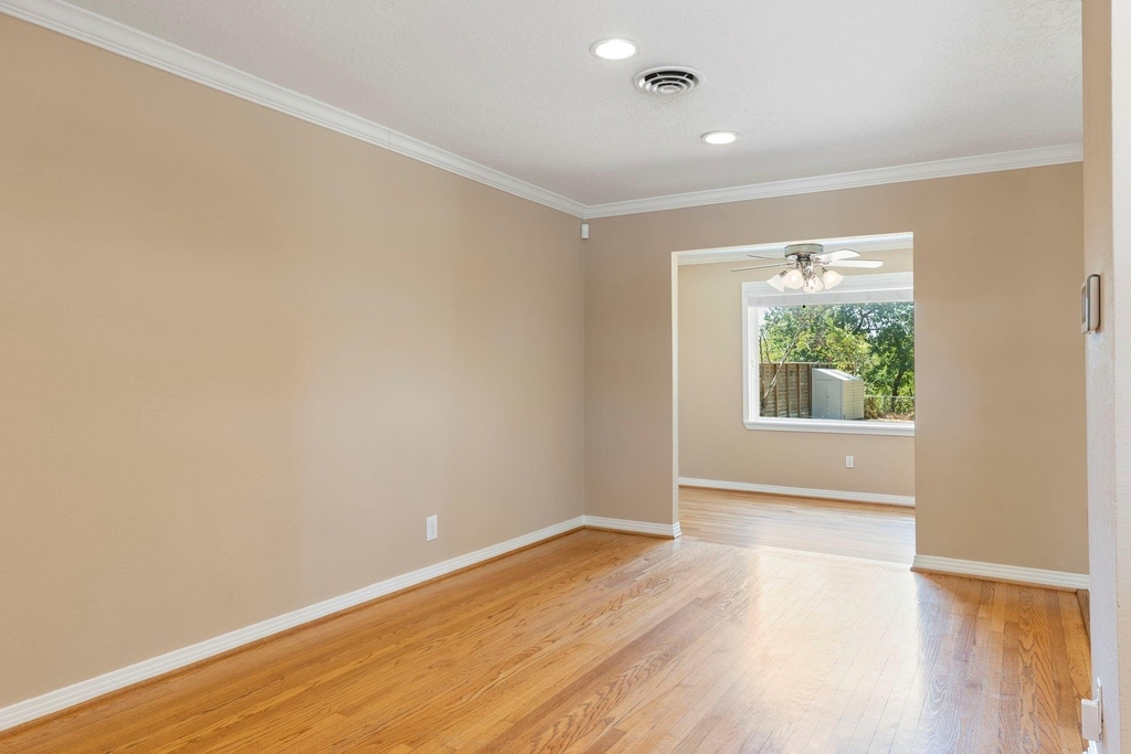 1802 Turnpike Road - Photo 8