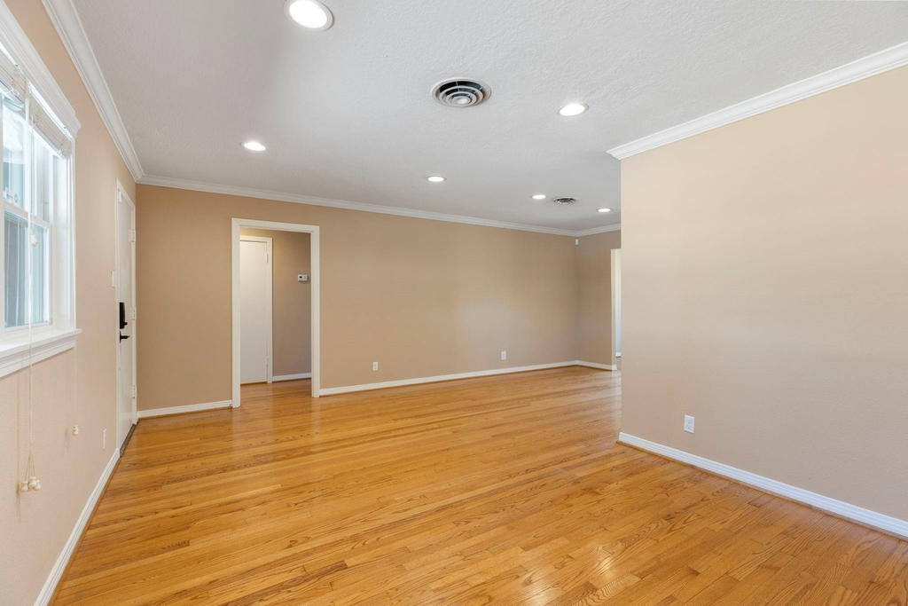 1802 Turnpike Road - Photo 7