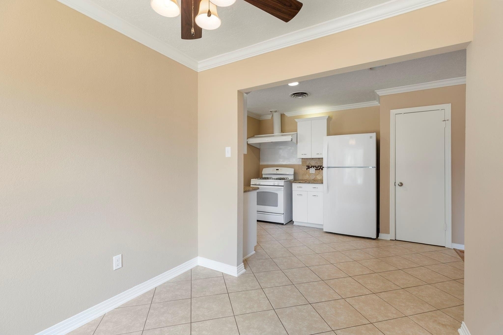 1802 Turnpike Road - Photo 22