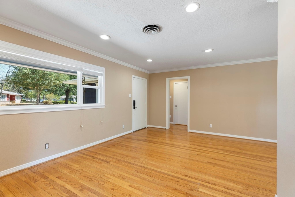 1802 Turnpike Road - Photo 6