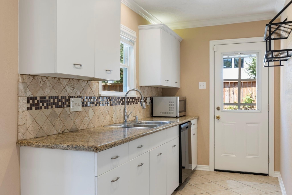 1802 Turnpike Road - Photo 13