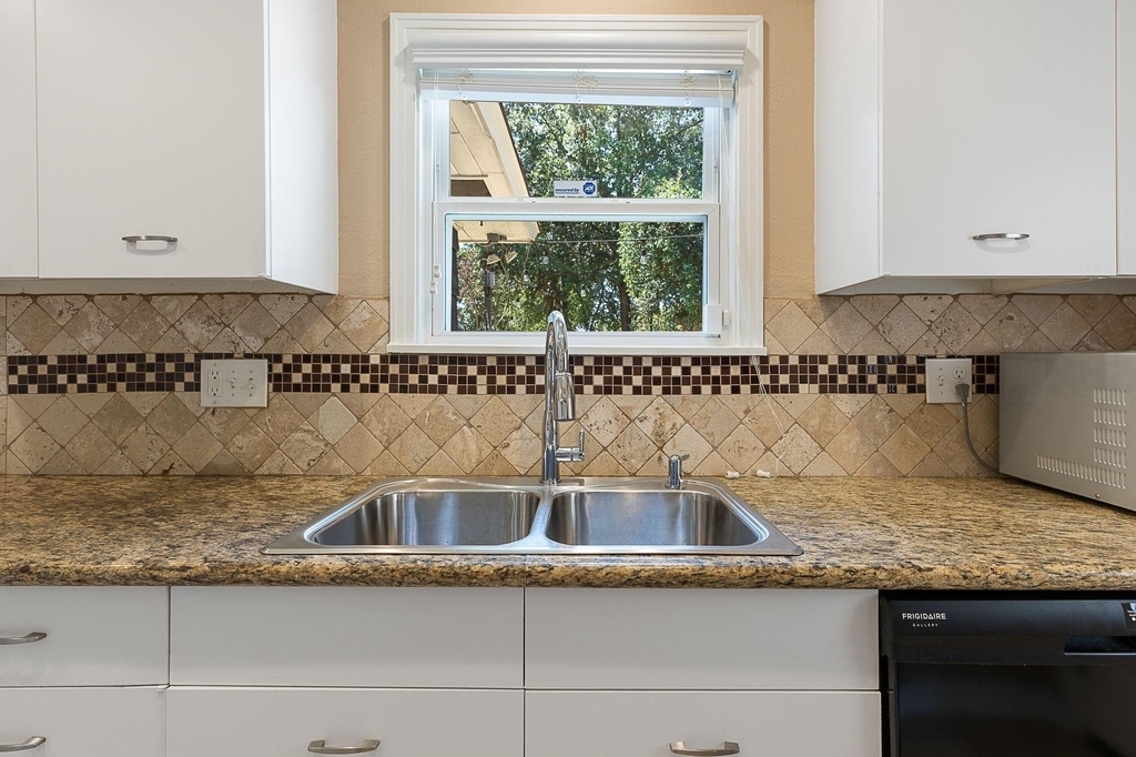 1802 Turnpike Road - Photo 17