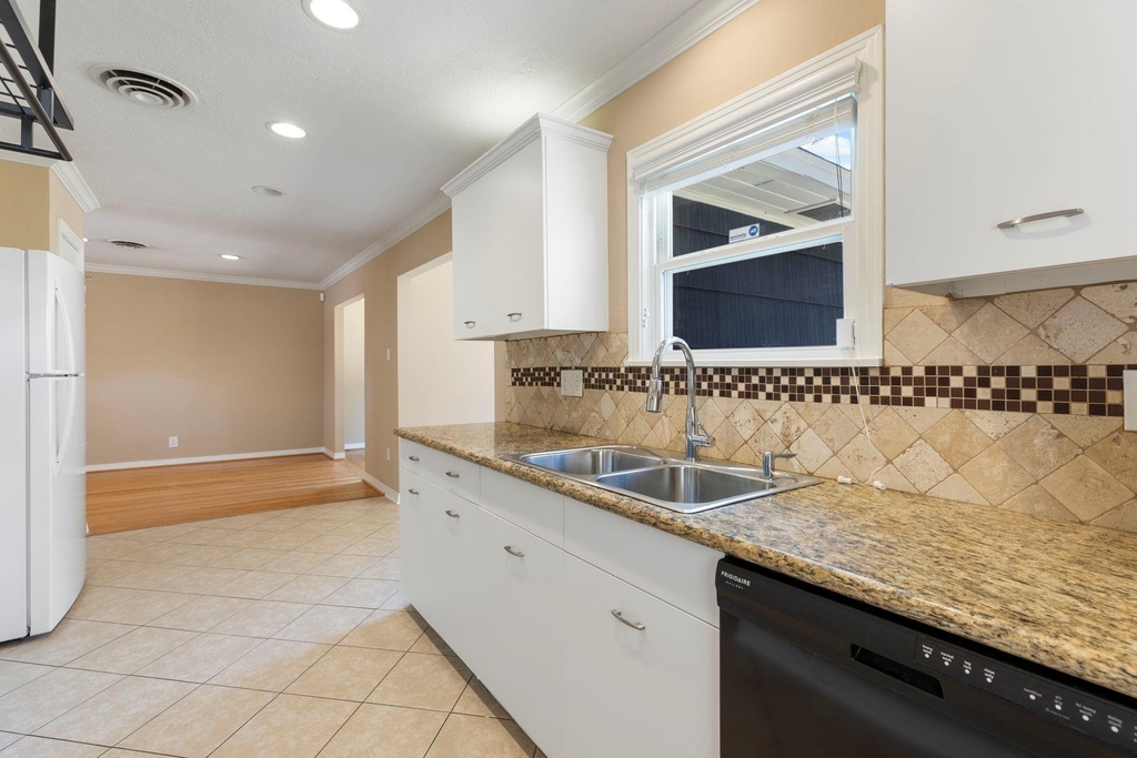 1802 Turnpike Road - Photo 16