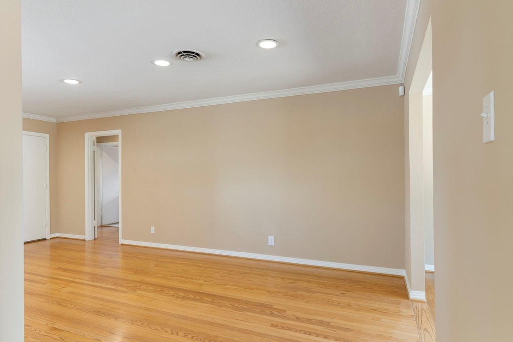 1802 Turnpike Road - Photo 12