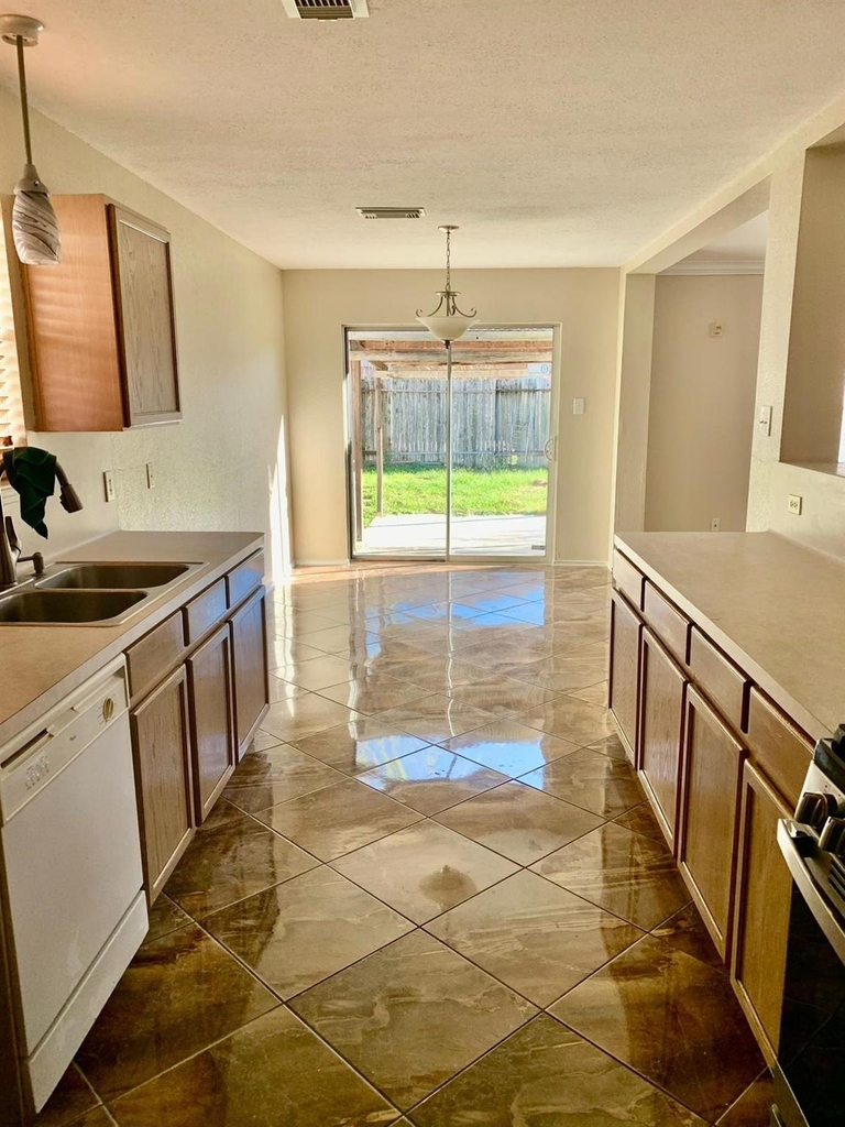 6019 Fallmont Drive - Photo 3
