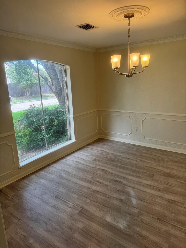 20111 Yorkway Drive - Photo 3