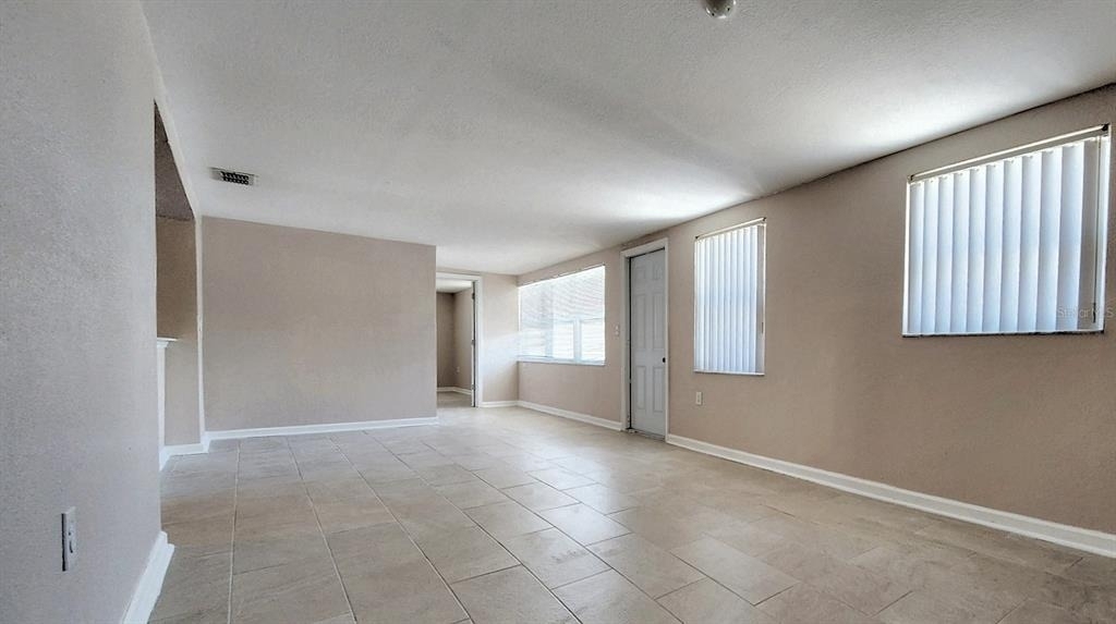 13738 Melanie Avenue - Photo 7
