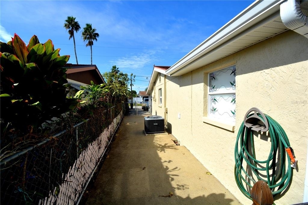 13738 Melanie Avenue - Photo 32