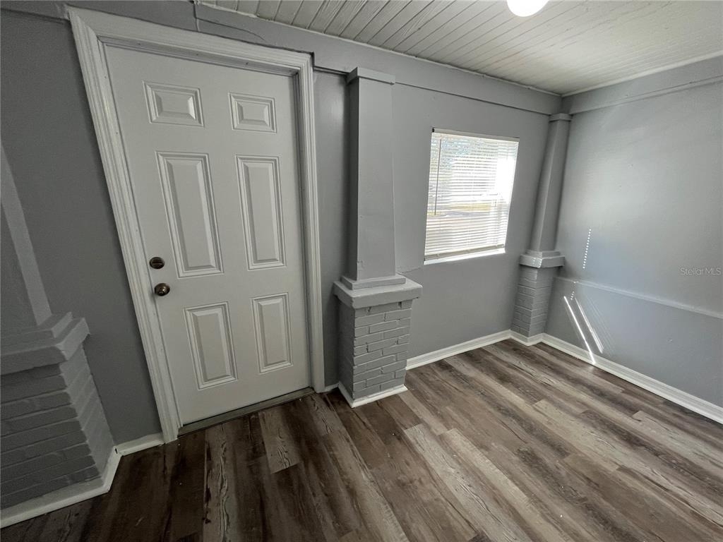 11 Sw 7th Avenue - Photo 1