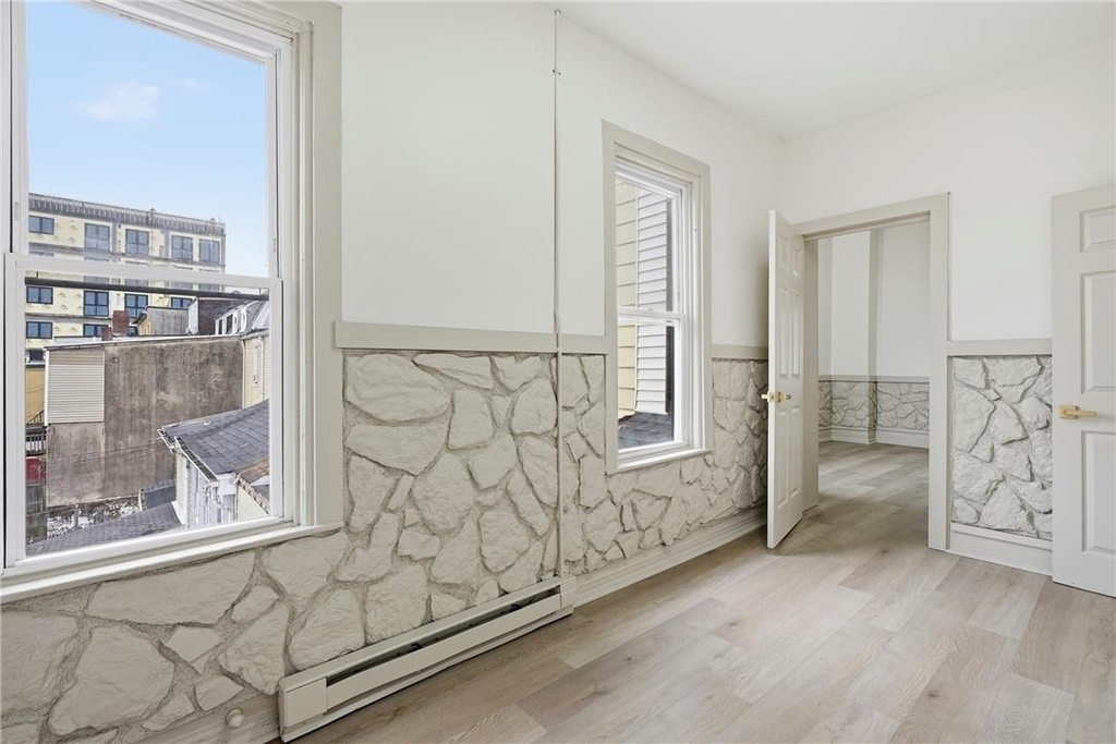 521 N Front Street - Photo 2
