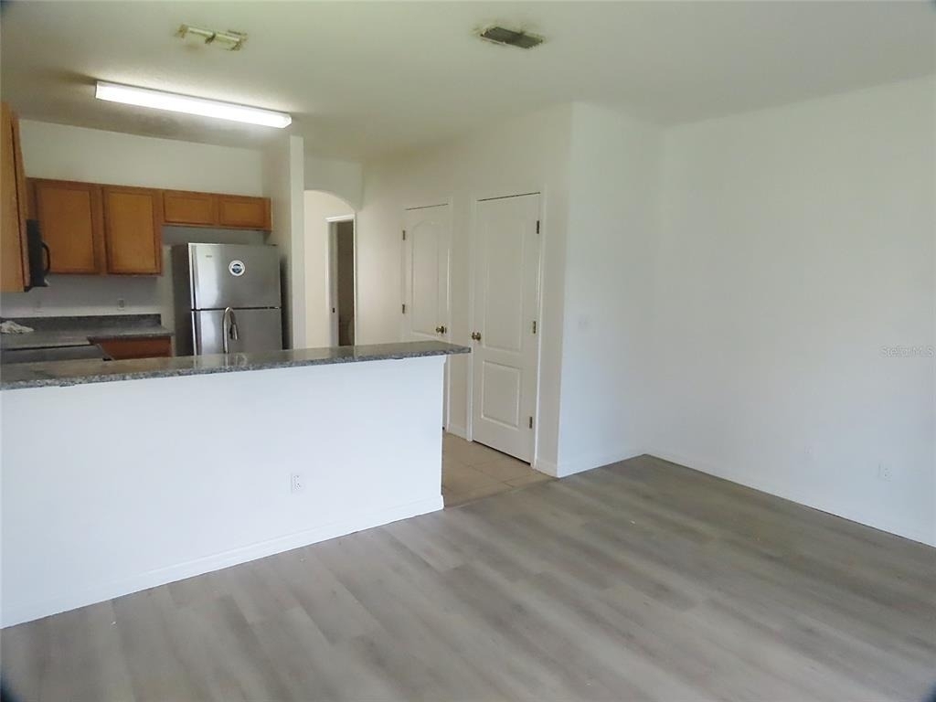 427 Wilton Circle - Photo 4