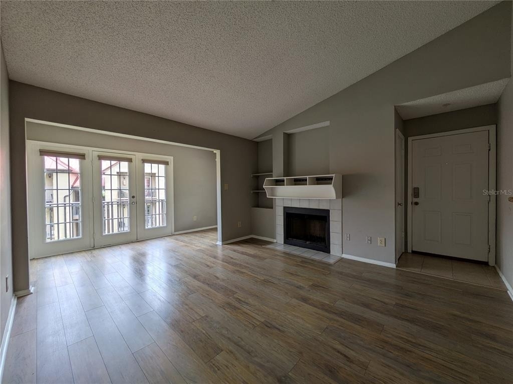249 Afton Square - Photo 2