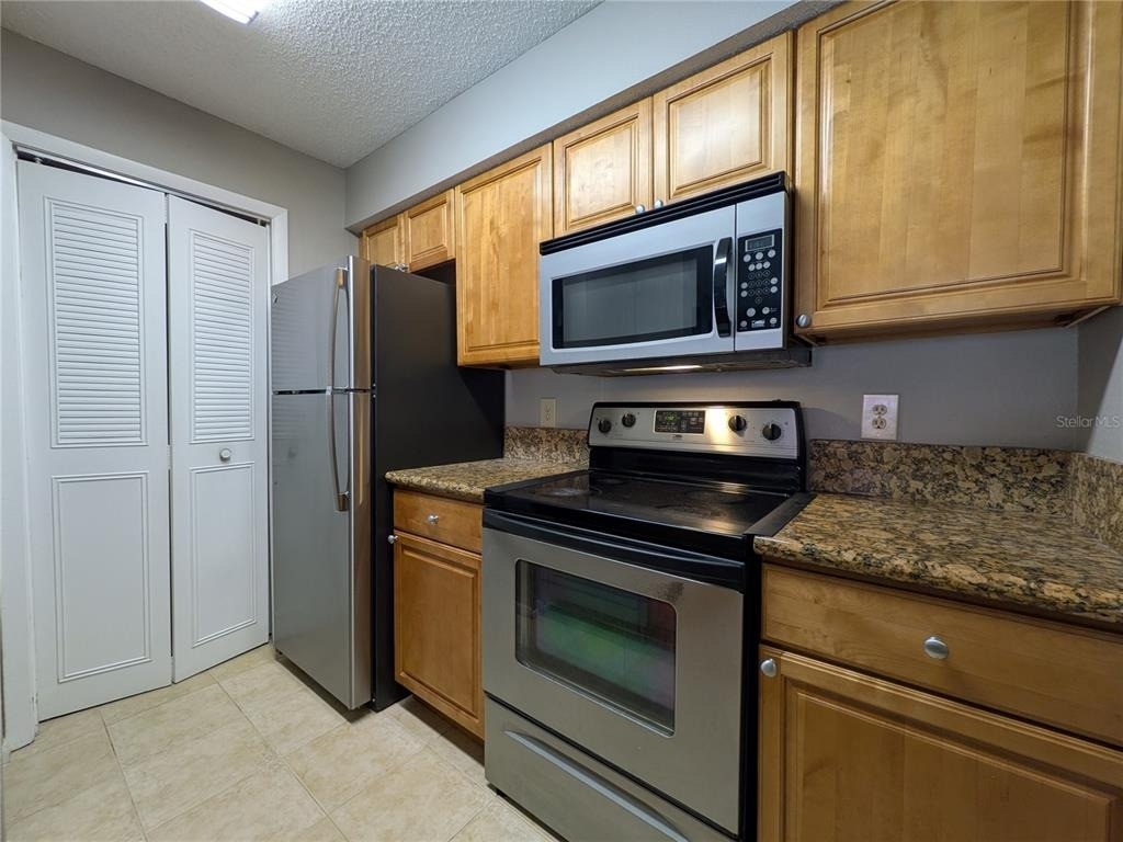 249 Afton Square - Photo 8