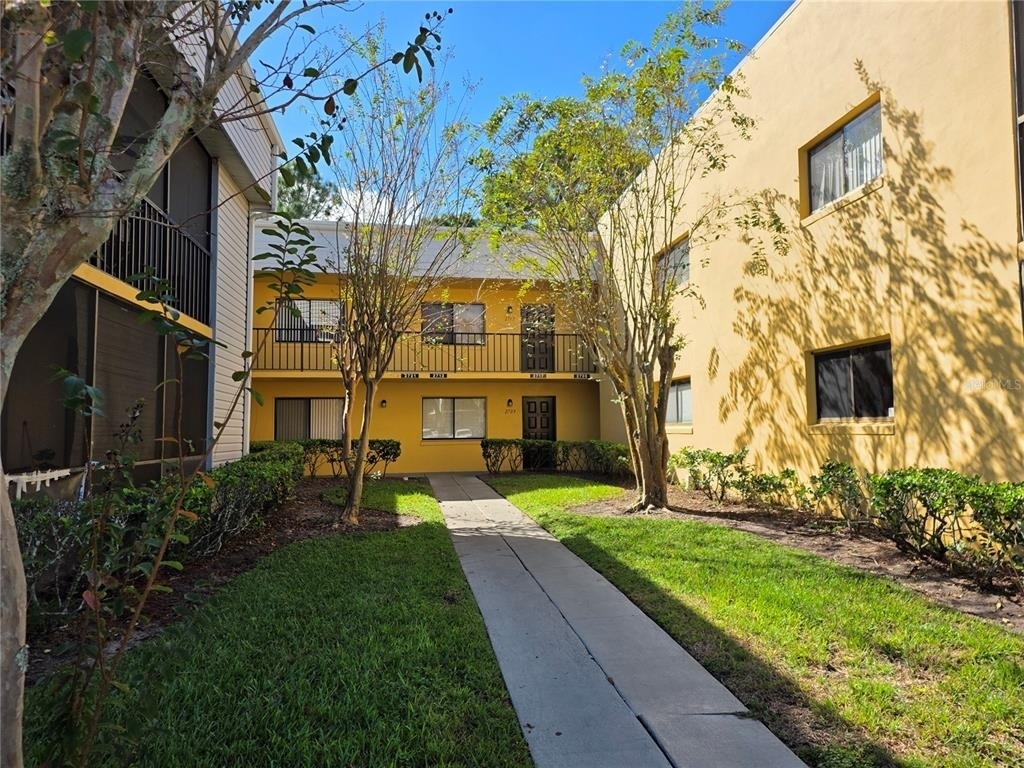 2713 Oak Park Way - Photo 0